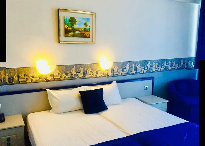 бутиков хотел роял Хотел 3*