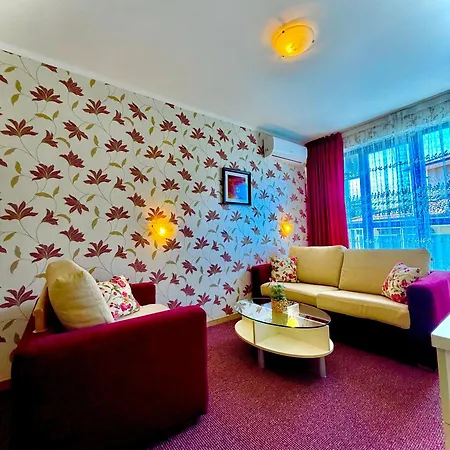 Boutique Royal Hotel 3*