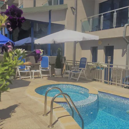 Отель Boutique Royal 3*