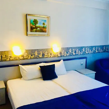 Boutique Royal Отель 3*