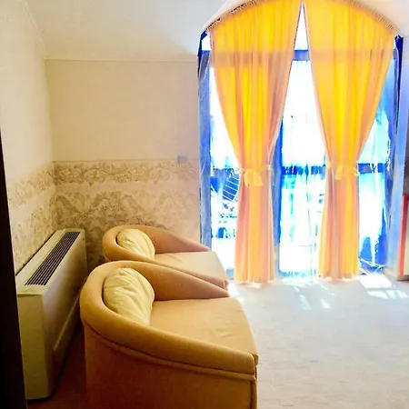 Отель Boutique Royal 3*