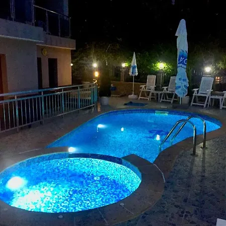 Отель Boutique Royal 3*
