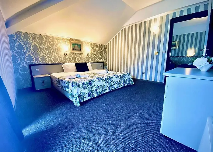 Boutique Royal Hotel 3*